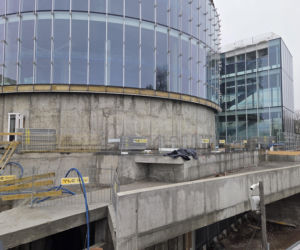 Duże opóźnienie rozbudowy Opery Nova. IV krąg wciąż w budowie