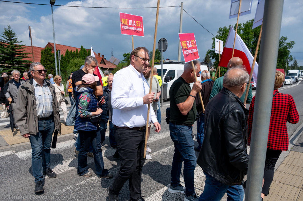 Mieszkańcy Skawiny wyszli na ulicę przeciwko przebiegowi S7 przez gminę