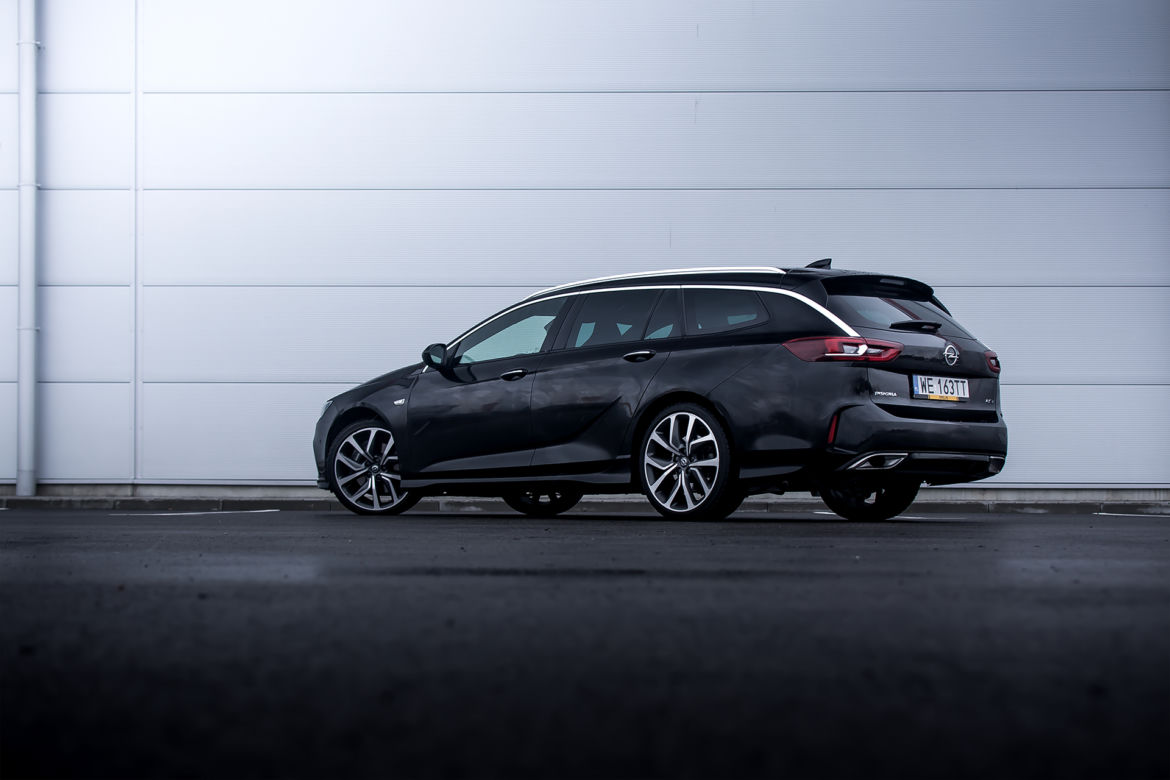 Opel Insignia GSi Sports Tourer 2.0 CDTi 210 KM AT8 AWD