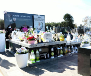 W Wielkanoc na cmentarzu główkę Milanka zmiażdżyła płyta nagrobna. Dramat się nie kończy. Miejsca tragedii strzegą aniołki