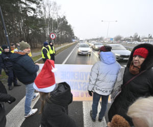 Mają dość korków, chcą buspas. W godzinach szczytu protestowali na pasach