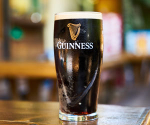 Kolejna zuchwała kradzież piwa. Zniknęło blisko 40 tysięcy litrów Guinnessa
