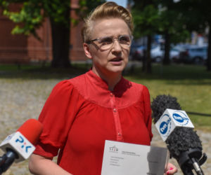 Joanna Scheuring-Wielgus pyta w Toruniu o dofinansowania dla księdza oskarżonego o pedofilię