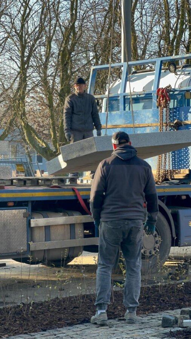 Budowa pomnika Żołnierzy 55. Poznańskiego Pułku Piechoty w Lesznie