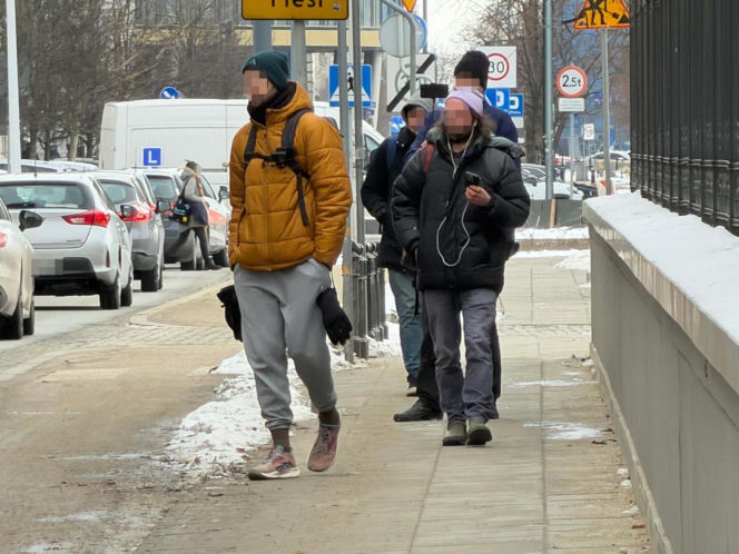 Przewiózł go na masce, to mu wybił szybę. Awantura w centrum Warszawy. "Poniosły emocje. Obaj byliśmy winni"