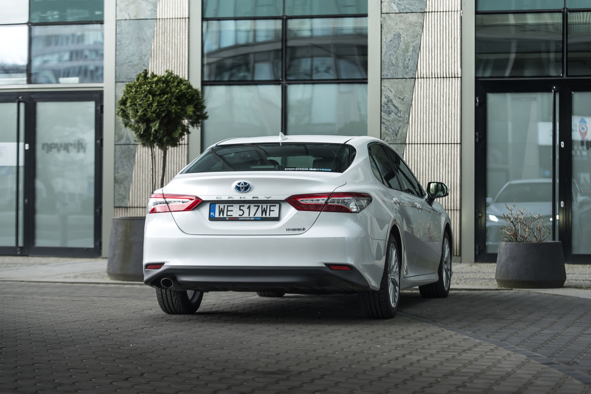 Toyota Camry 2.5 Hybrid 218 KM e-CVT Executive + VIP