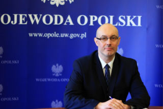Zembaczyński OSTRO o Adrianie Czubaku: NAJGORSZY wojewoda w Polsce. Pyta o mobbing i RZUCANIE PRZEDMIOTAMI [WIDEO]