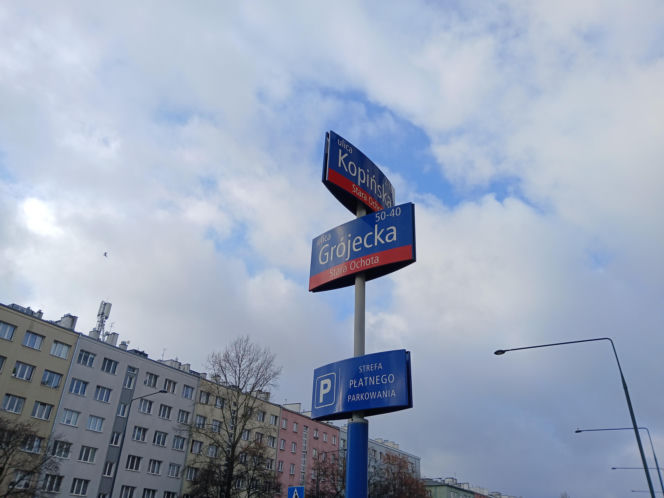 Skrzyżowanie ulic Grójeckiej, Wawelskiej i Kopińskiej w Warszawie