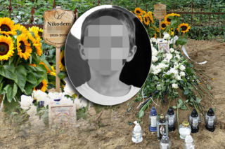Białe róże i słoneczniki na grobie 7-letniego Nikodema. Chłopiec uratował trzy osoby
