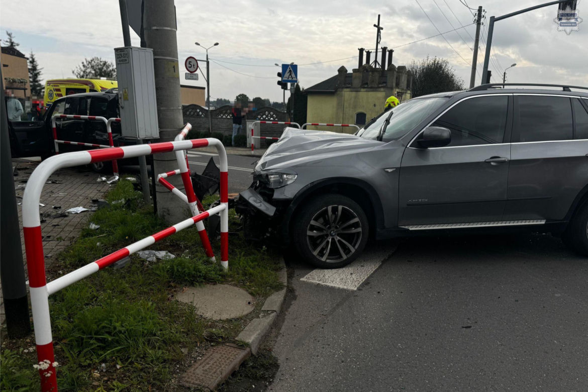Groźny wypadek pod lotniskiem w Pyrzowicach. Kierowca BMW wymusił pierwszeństwo. Cztery kobiety w szpitalu