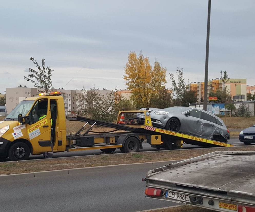 Zderzenie osobówki z autobusem w bydgoskim Fordonie [ZDJĘCIA]