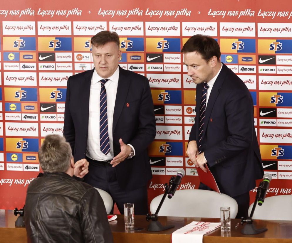 Cezary Kulesza i Łukasz Wachowski na tle logo sponsorów PZPN. O odejściu Leroy Merlin przeczytasz na SE Supersport.