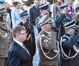 Obchody 2 maja w Olsztynie. Uroczyste podniesienie flagi na maszt [ZDJĘCIA]