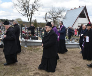 Tadeusz Rydzyk na pogrzebie wybitnego tenora pod Bydgoszczą