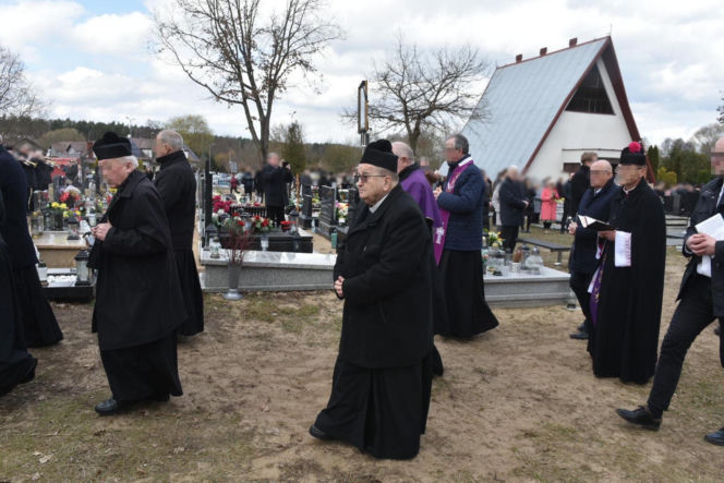 Tadeusz Rydzyk na pogrzebie wybitnego tenora pod Bydgoszczą