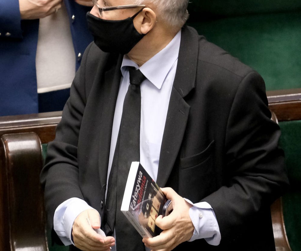 Jarosław Kaczyński z książka Fałszywa pandemia