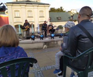 Spotkanie autorskie Artura Ziontka i koncert siedleckich artystów przy fontannie 18.08.2021