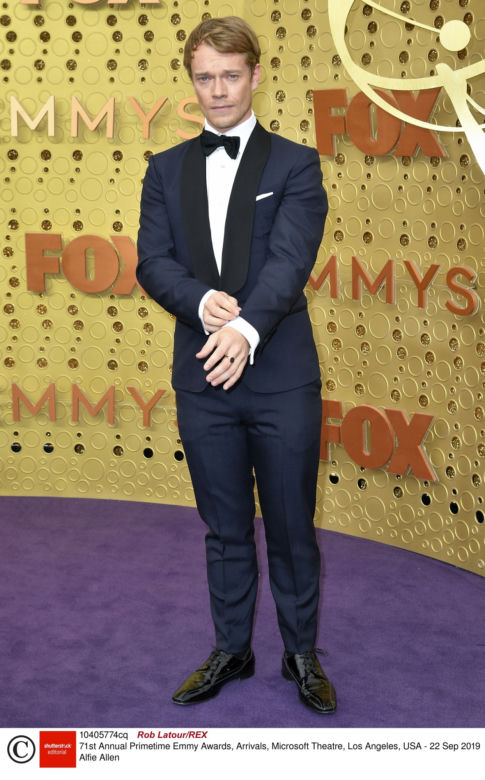  Alfie Allen 