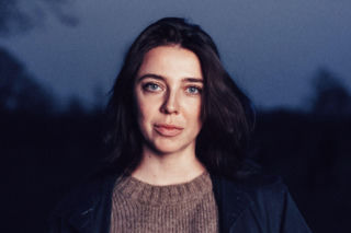 Netflix bierze się za kolejną kultową polską powieść. U sterów twórczyni Absolutnych debiutantów