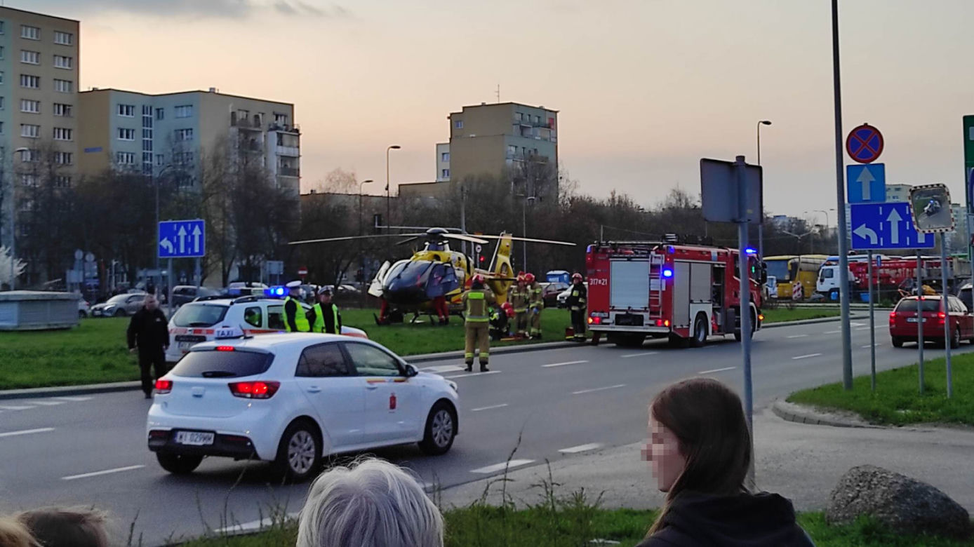 Toyota potrąciła pieszą na Ursynowie. W akcji śmigłowiec LPR