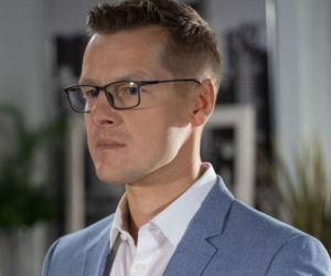 Dramat Piotrka z M jak miłość. Synowie Marcina Mroczka poważnie zachorowali! Aż żona przywołała go do porządku - WIDEO, ZDJĘCIA