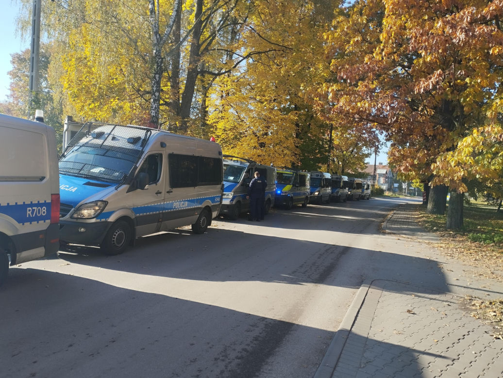 Zaginięcie Karoliny Wróbel. Wypompowano wodę ze zbiornika, a służby przeczesują dno
