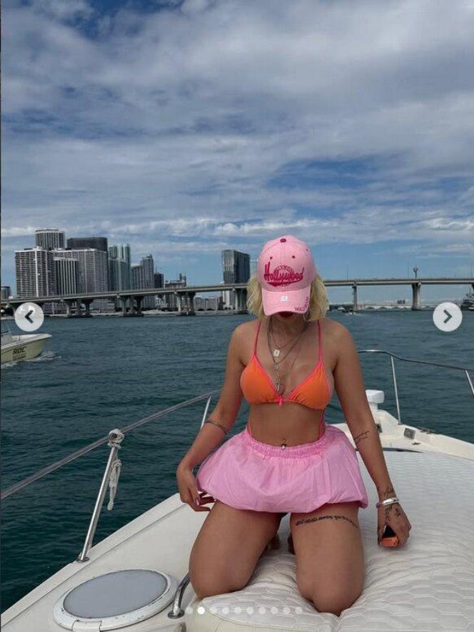 Niepokojące posty i nagła śmierć. Co wydarzyło się w domu 27-letniej influencerki?