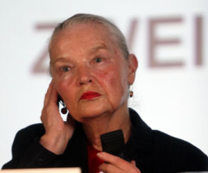 Tak wygląda grób prof. Jadwigi Staniszkis dwa lata po śmierci