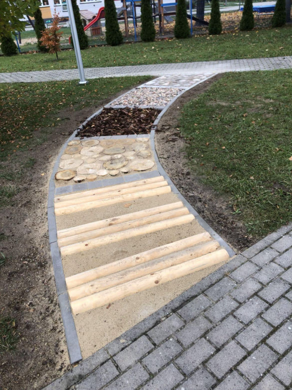 Frajda dla maluchów! Na palcu zabaw przy żłobku w Górze zamontowano nowe elementy