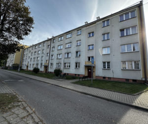 Zwłoki w mieszkaniu. Nieoficjalnie: To ojciec nożownika ze szkoły w Ostrołęce. Znamy szczegóły