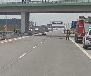 Tragiczny wypadek na autostradzie A2 na wysokości Łukowiska. 31-letni kierowca motocykla zderzył się z TIR-em