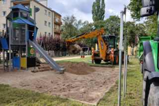 Skandal na placu zabaw. Gmina wymienia cały piasek po tym, co ktoś zrobił