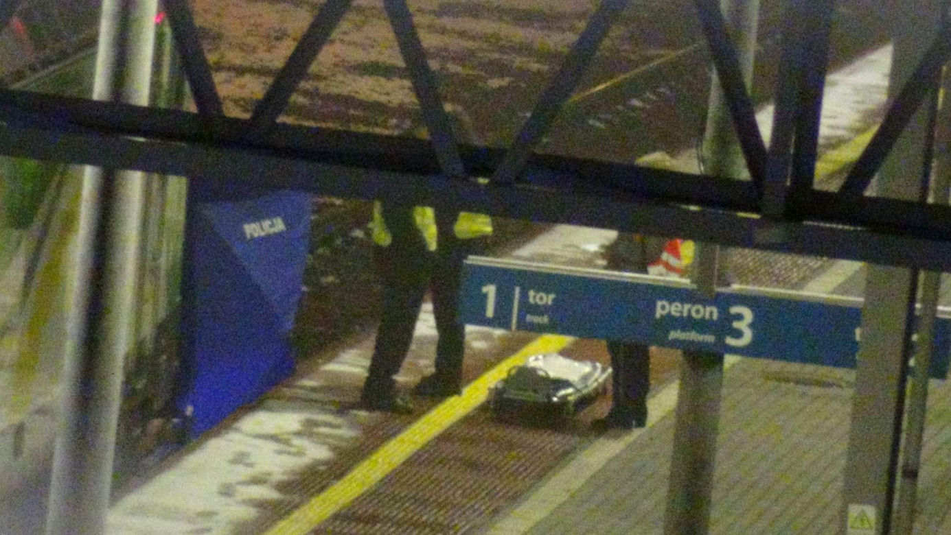 Tragedia na torach w Warszawie. 15-letnia dziewczynka zginęła pod kołami pociągu
