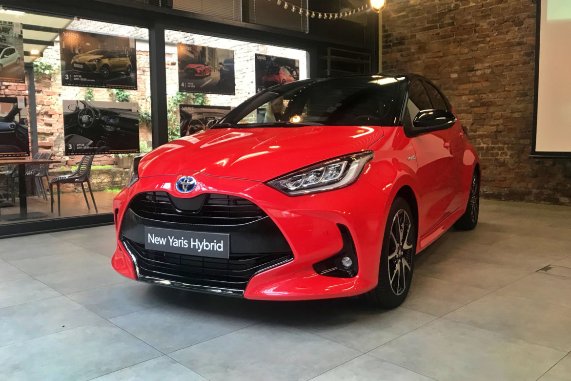 Toyota Yaris 1.5 Hybrid 116 KM e-CVT 