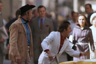 Dustin Hoffman nie grał, gdy uderzył w maskę taksówki. Tak powstała kultowa scena filmowa