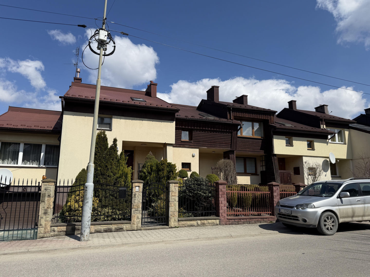 "Działy". Domy z lat 80. Limanowa