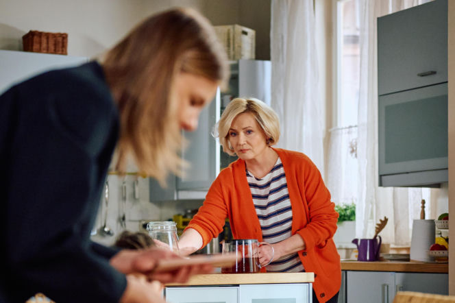 Podczas pogrzebu rodziców Alana Mariuszowi kompletnie puszczają nerwy.