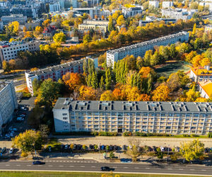 Trzy warszawskie serki. Jeden ma bloki, drugi biurowce, trzeci zieleń. Do czasu?