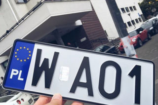 Masz takie tablice? Nie dostaniesz przeglądu. Rząd bierze się za auta z małymi tablicami rejestracyjnymi