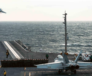 Gigantyczny koszt i polityczna presja. Marynarka Wojenna USA dokonuje przeglądu lotniskowców typu Ford