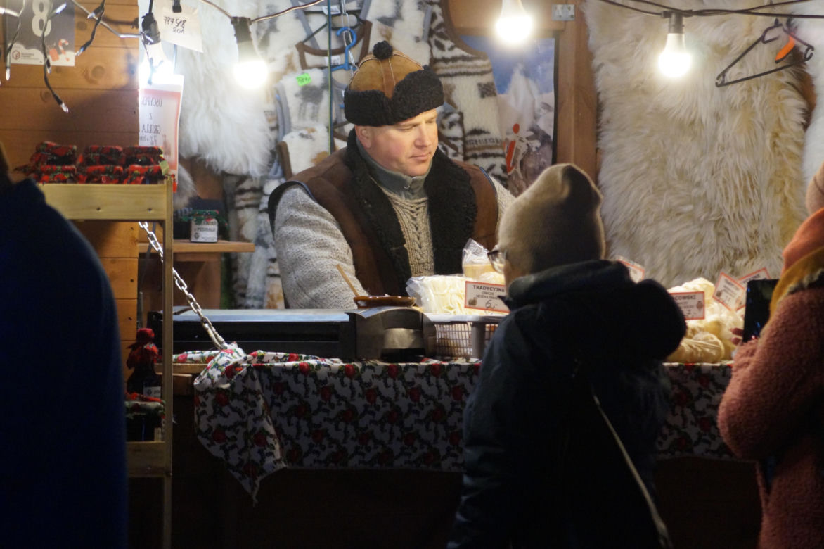 Magia świąt w Fordonie! Byliśmy na Akademickim Jarmarku Bożonarodzeniowym [ZDJĘCIA]