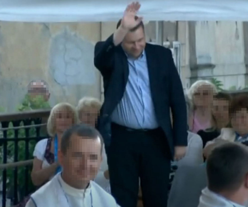 Czarnek z piękną żoną Katarzyną wybrali się na pielgrzymkę. Powitał ich Rydzyk
