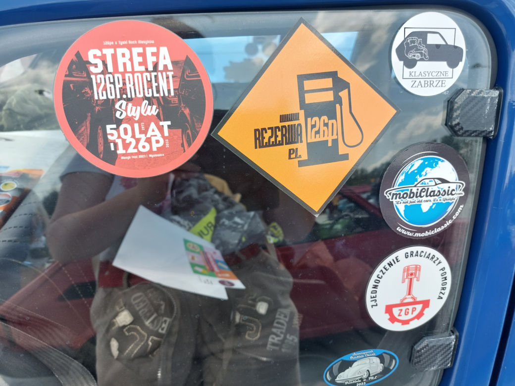 Zlot fiatów 126p w Galerii Libero w Katowicach