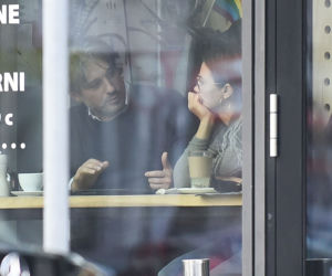 Kinga Rusin i Marek Kujawa całuja się 