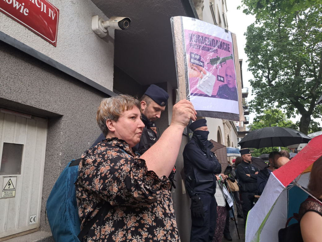 "Nigdy nie będziesz szła sama. Solidarnie z Joanna". Protest w Krakowie
