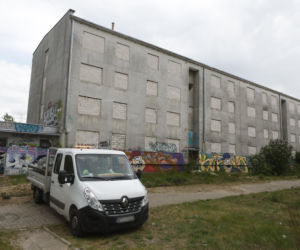 „Czarnobyl” Warszawy zniknie z mapy. „Smród, fetor i grzyb”. Tak wyglądało życie w „13 dzielnicy”