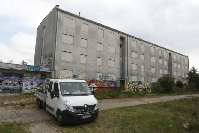 „Czarnobyl” Warszawy zniknie z mapy. „Smród, fetor i grzyb”. Tak wyglądało życie w „13 dzielnicy”