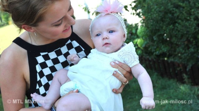 M jak miłość. Hania (Maja Marczak), Ula (Iga Krefft)