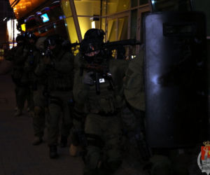 Ćwiczenia policji w hotelu Novotel Warszawa Centrum