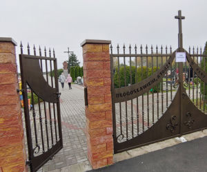 Ksiądz zamienił cmentarz na park, żeby wierni odwiedzili groby